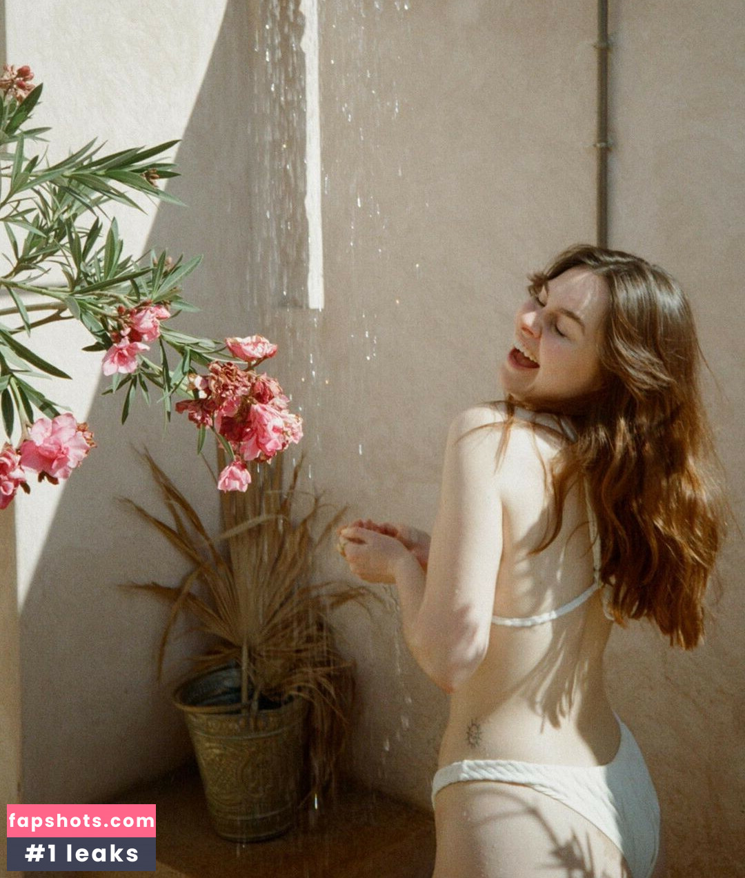 Lucy Moon gallery photo #5