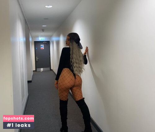 Lucy Newcombe (lucynukes, lucynukesfit) gallery photo #27