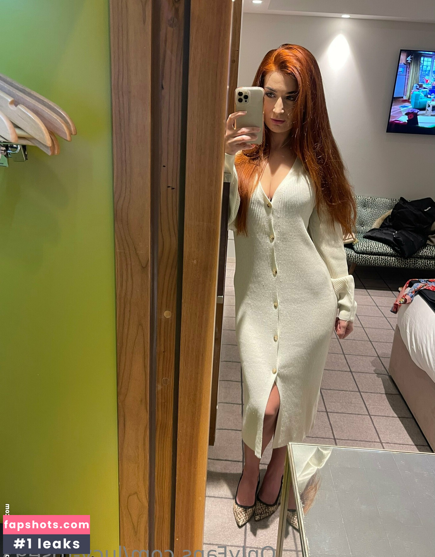 lucy-rose93 gallery photo #11