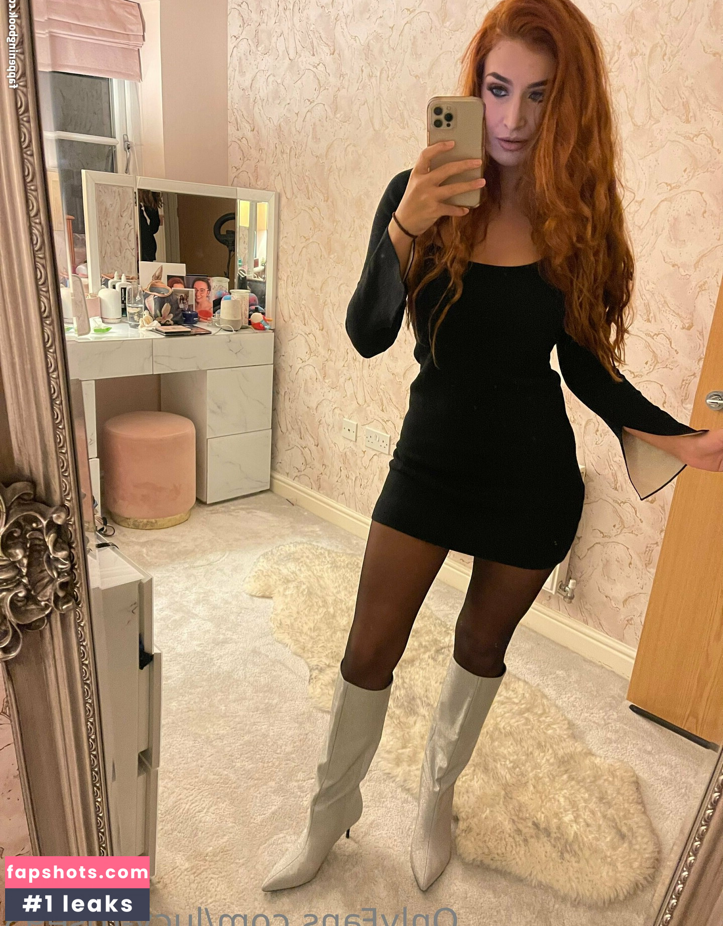 lucy-rose93 gallery photo #31