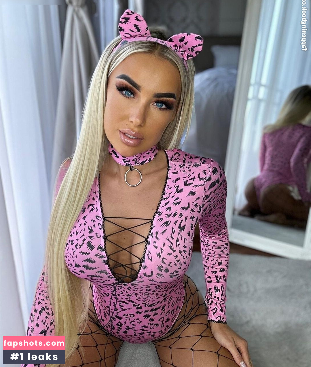 Lucy Sea gallery photo #12