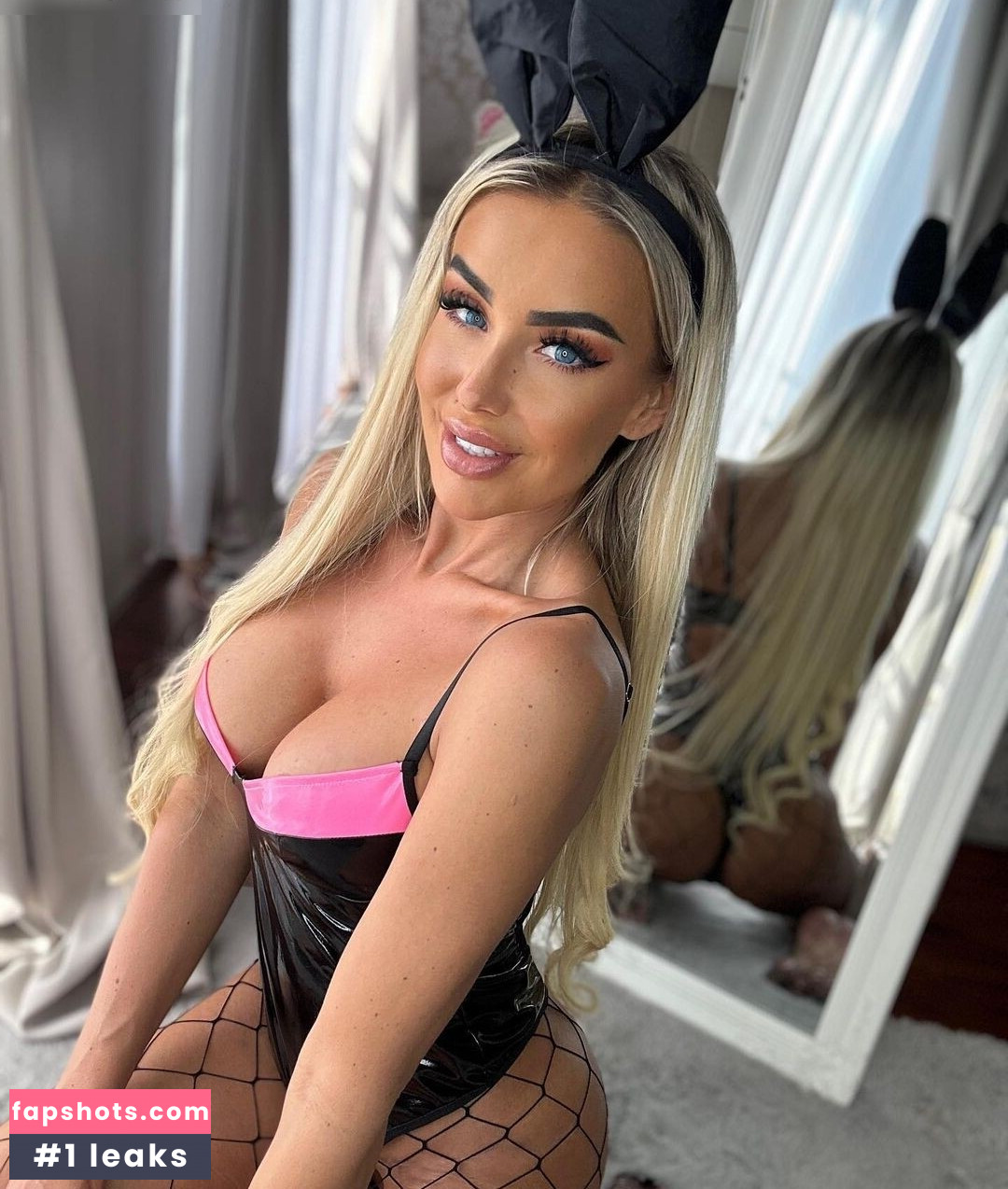 Lucy Sea gallery photo #25