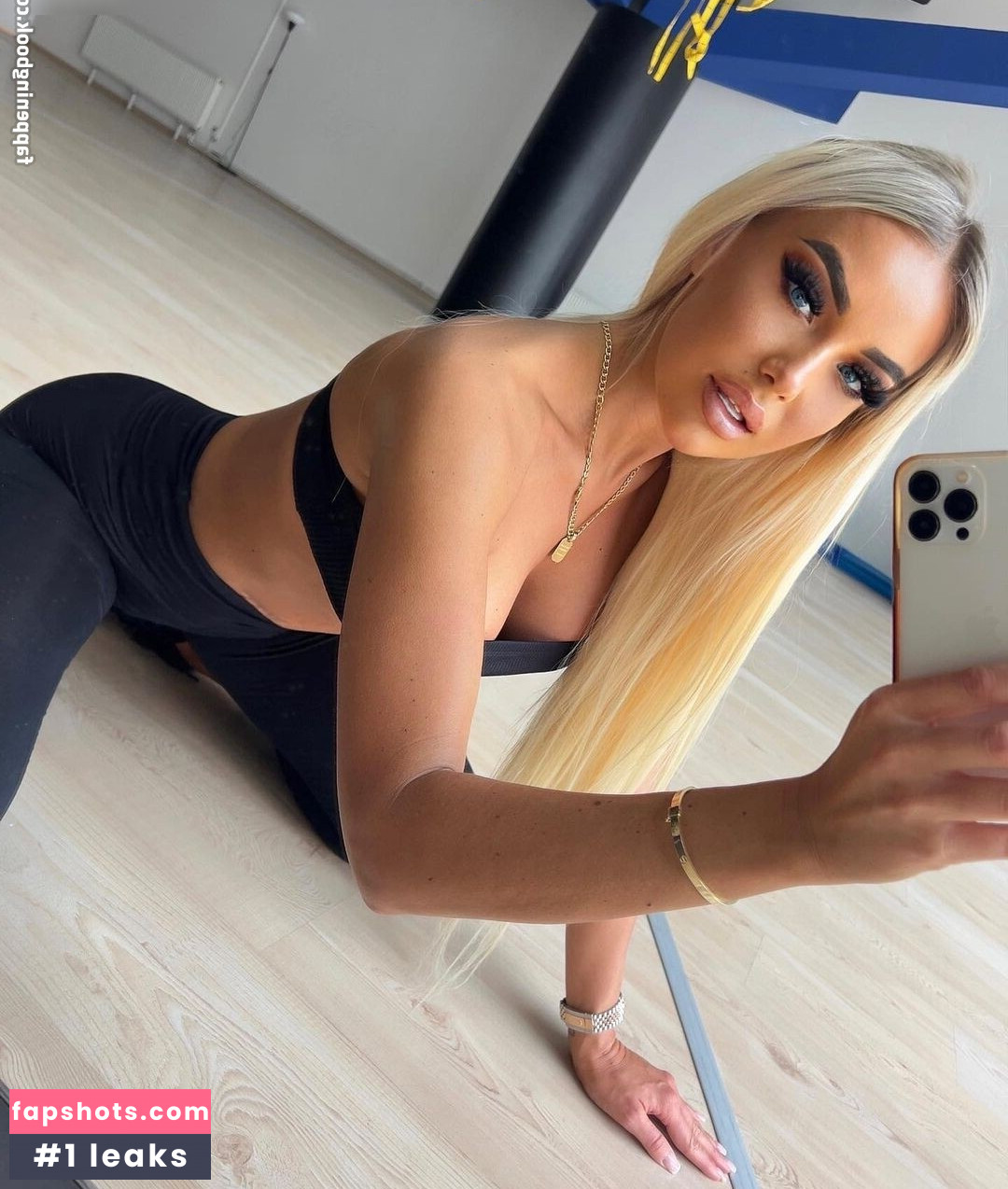 Lucy Sea gallery photo #41