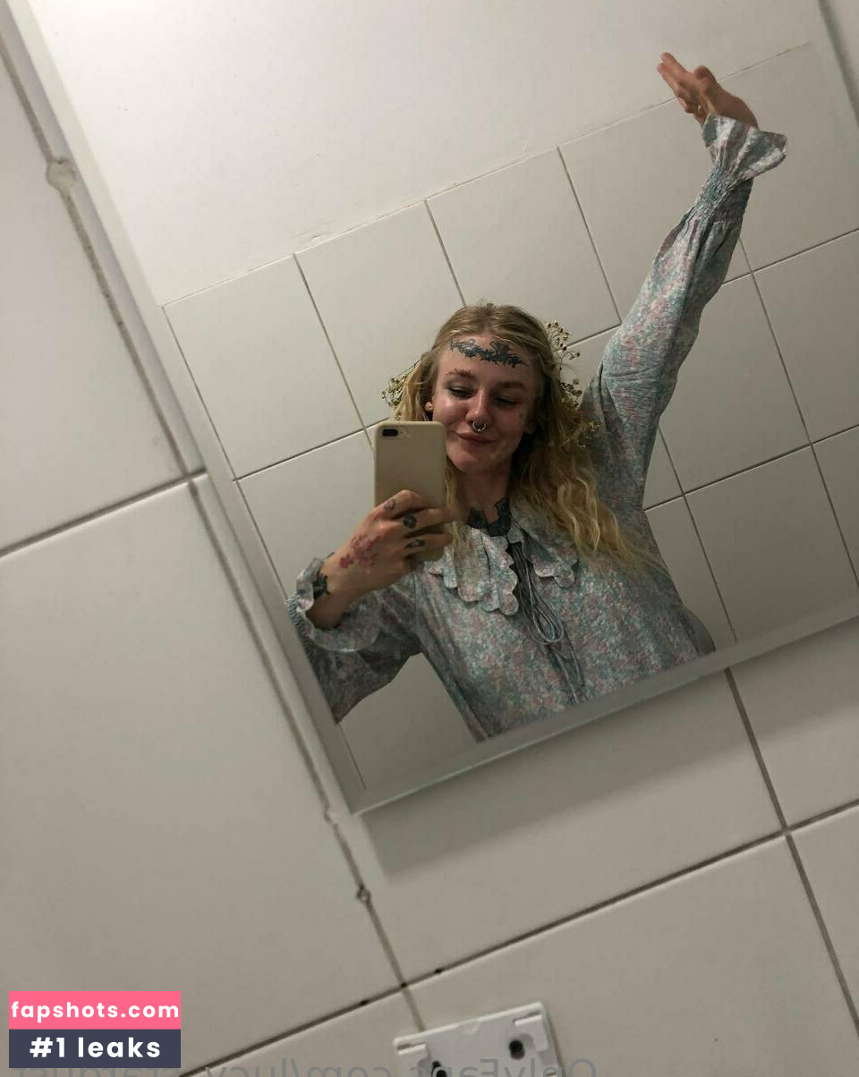 lucy_stardust gallery photo #28