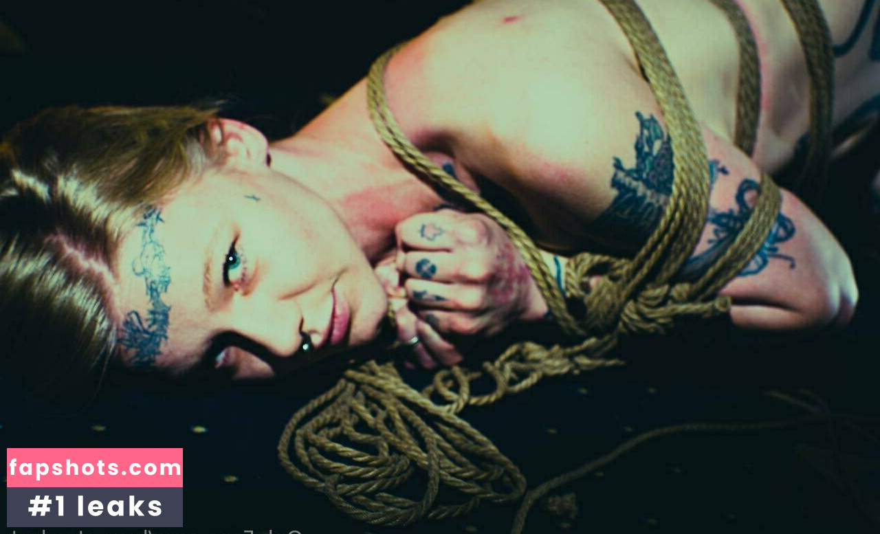 lucy_stardust nude babe gallery