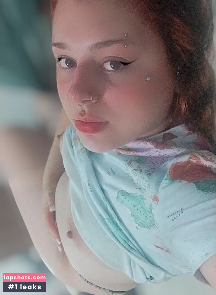 Lucy Valliere gallery photo #20