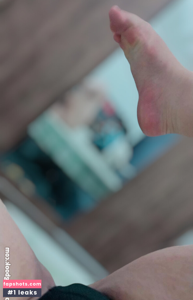 Lucy Valliere gallery photo #32