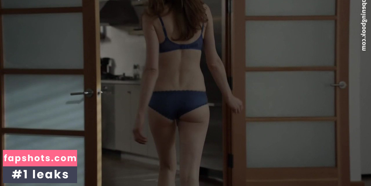 Lucy Walters gallery photo #23