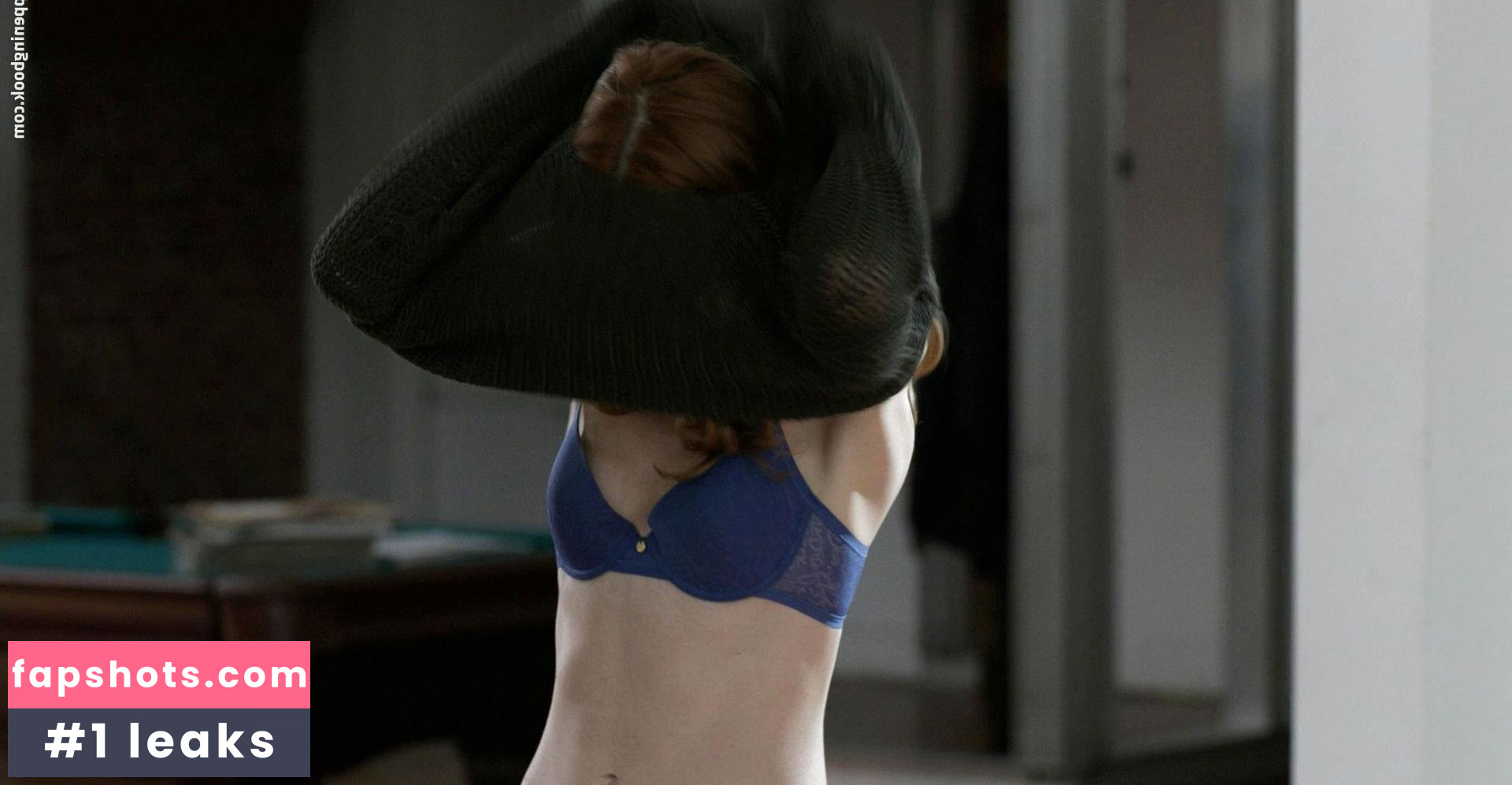 Lucy Walters gallery photo #36