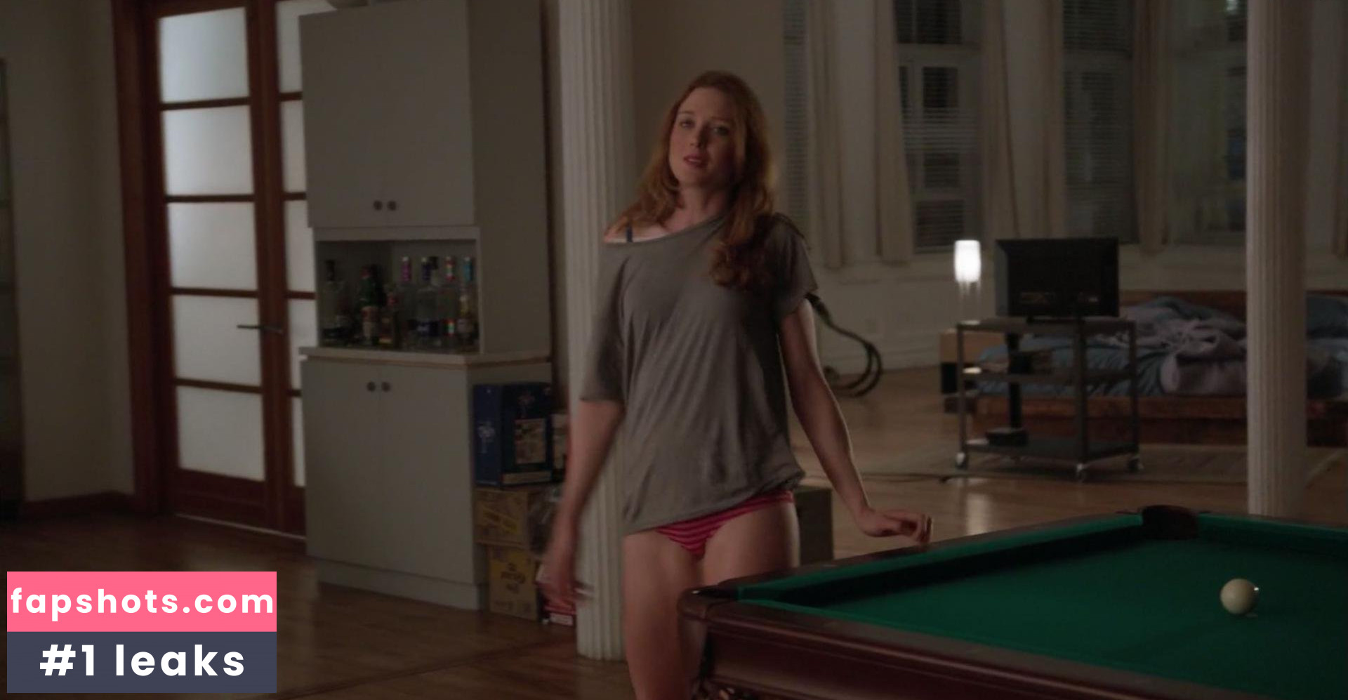 Lucy Walters gallery photo #42