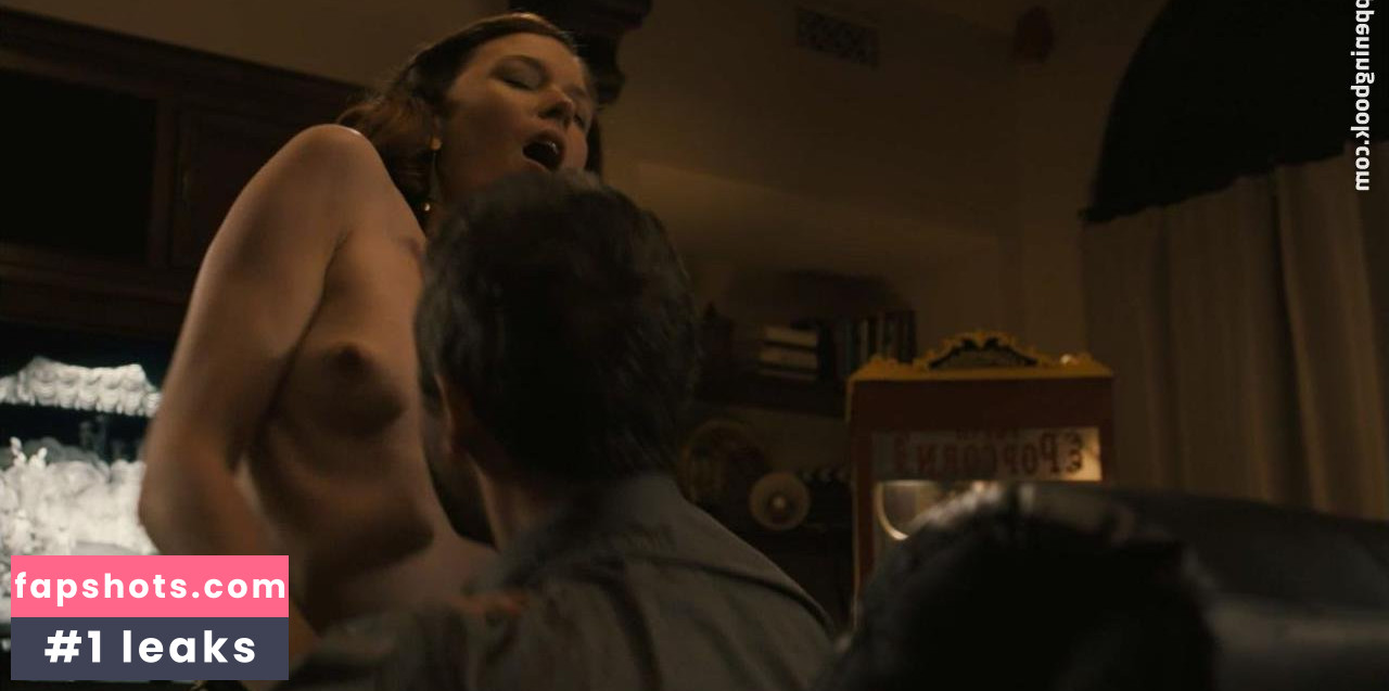 Lucy Walters gallery photo #66