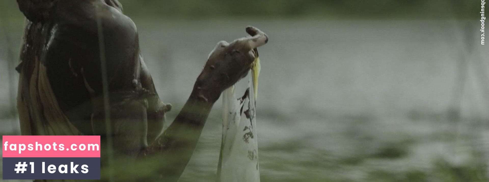 Lucy Walters gallery photo #70