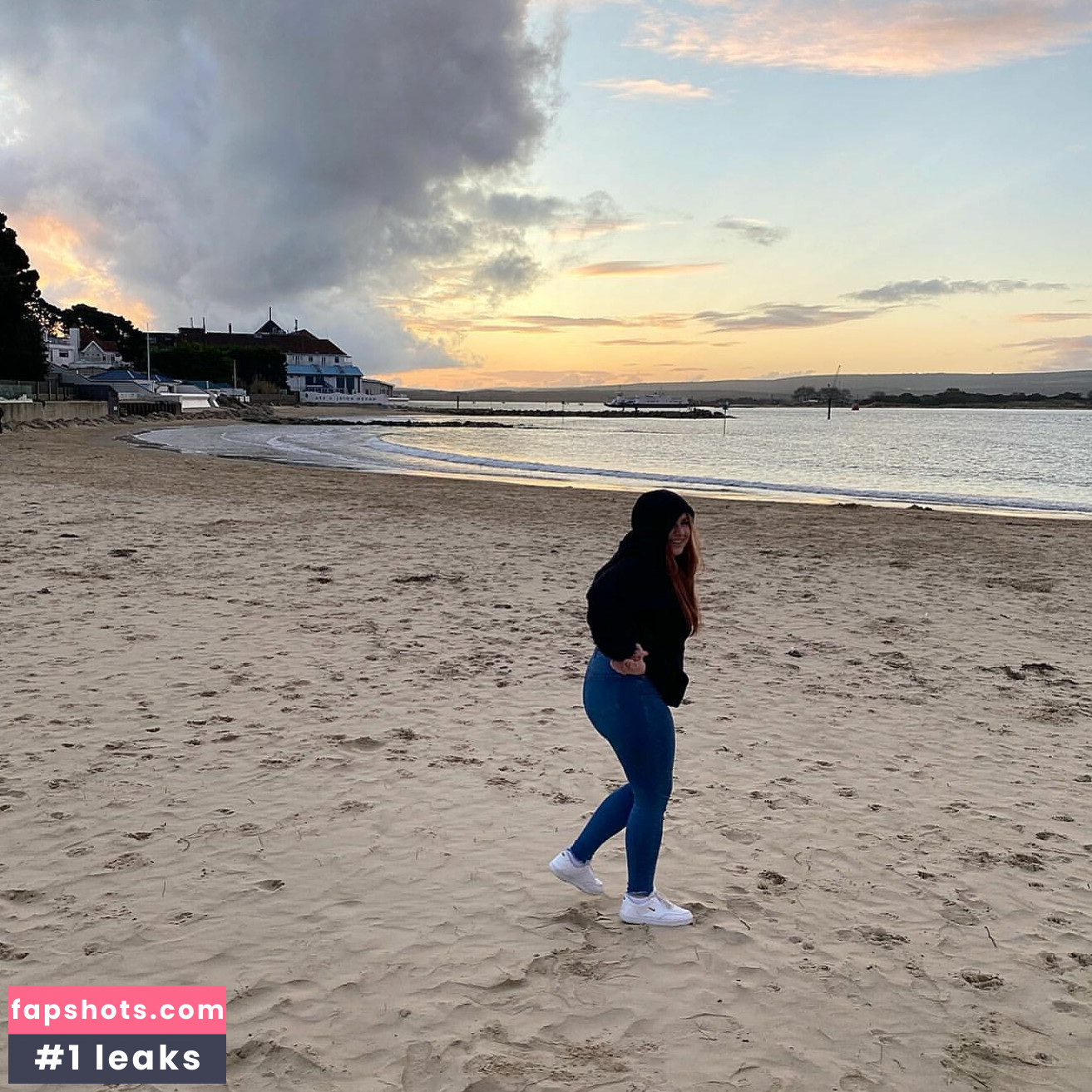 Lucy Whittingham gallery photo #18