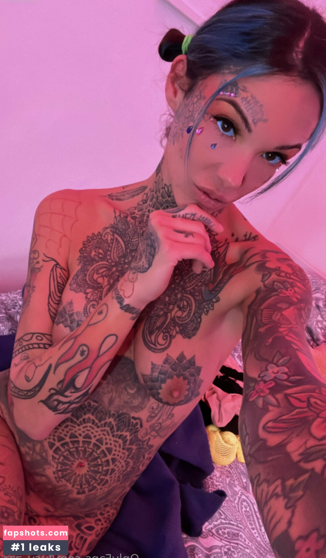 Lucy_zzz nude babe gallery