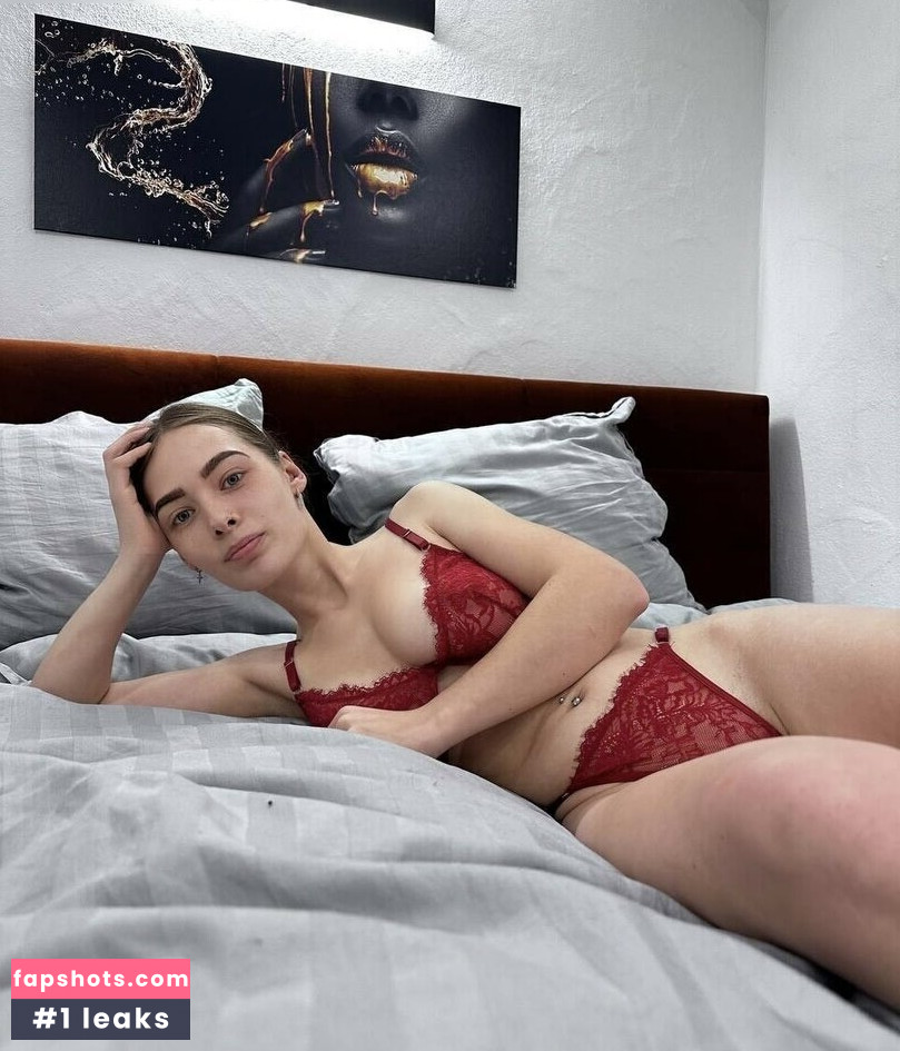 Lucywhoels / Sugarlucy nude babe gallery