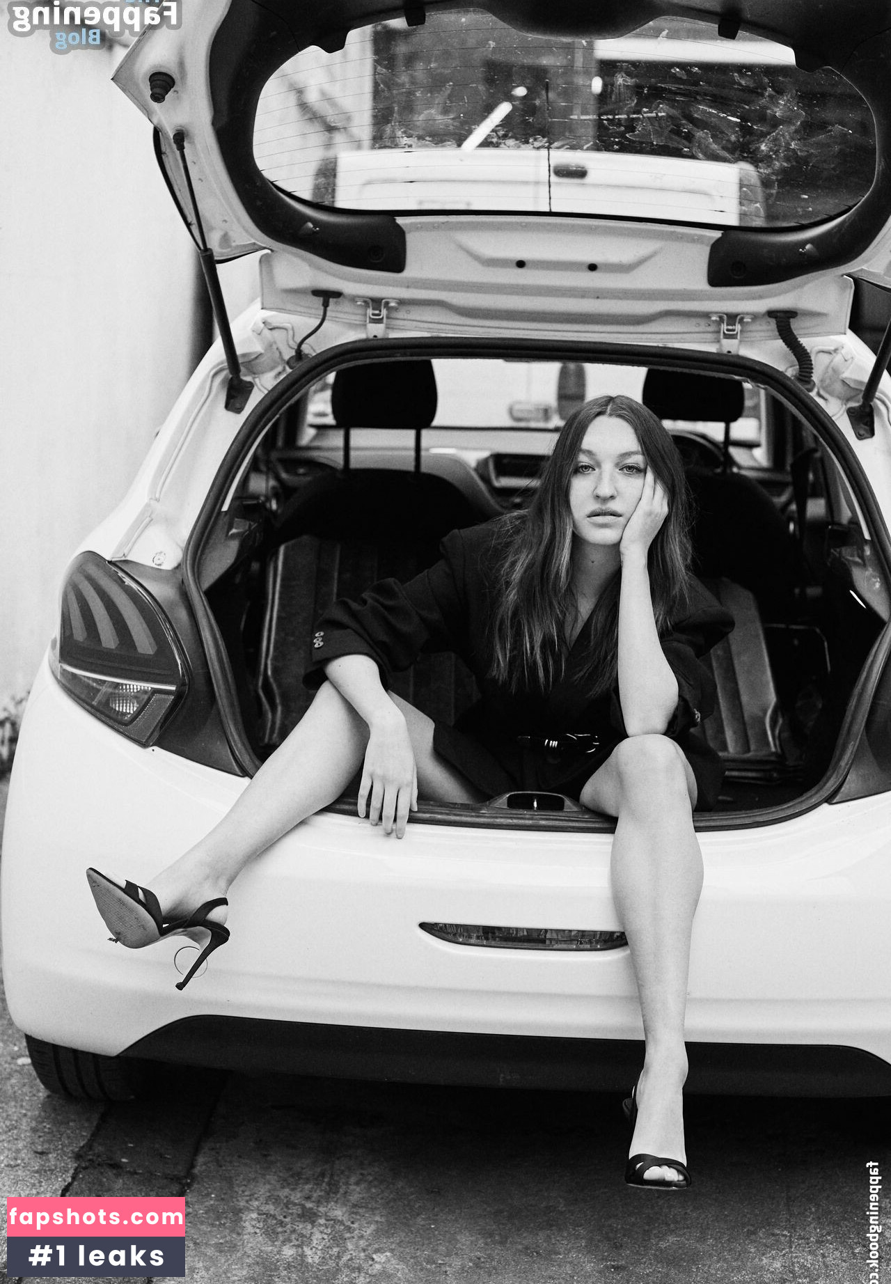 Ludmilla Makowski gallery photo #16