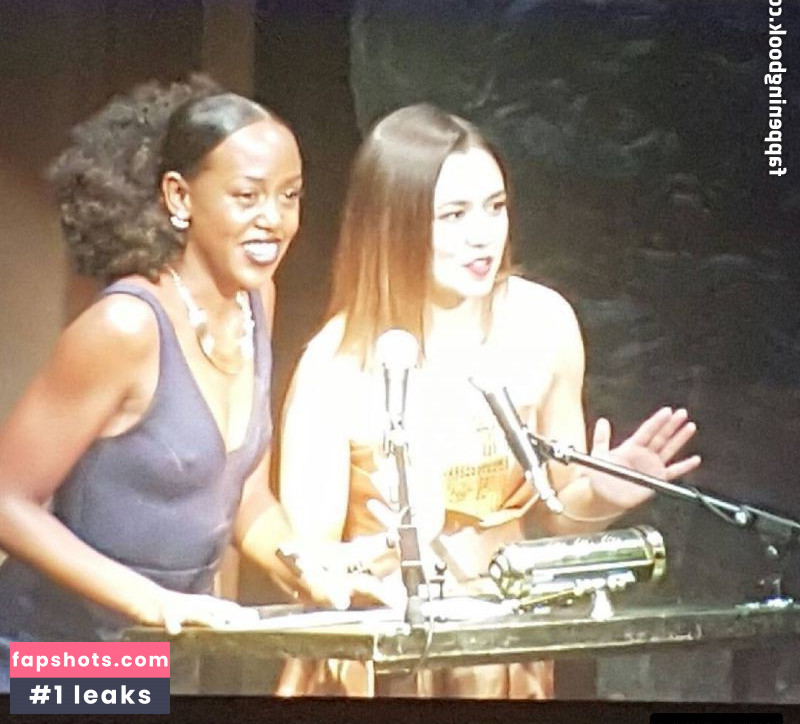 Luisa D'Oliveira gallery photo #15