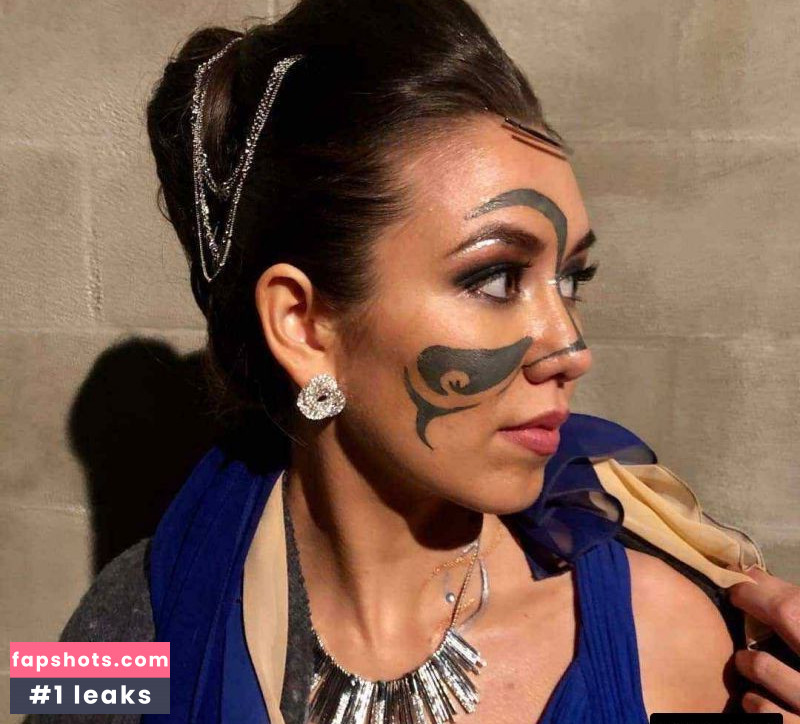 Luisa D'Oliveira gallery photo #22