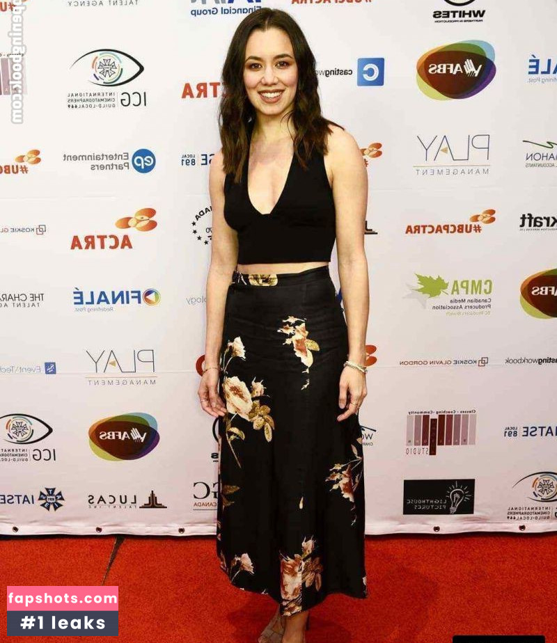 Luisa D'Oliveira gallery photo #25