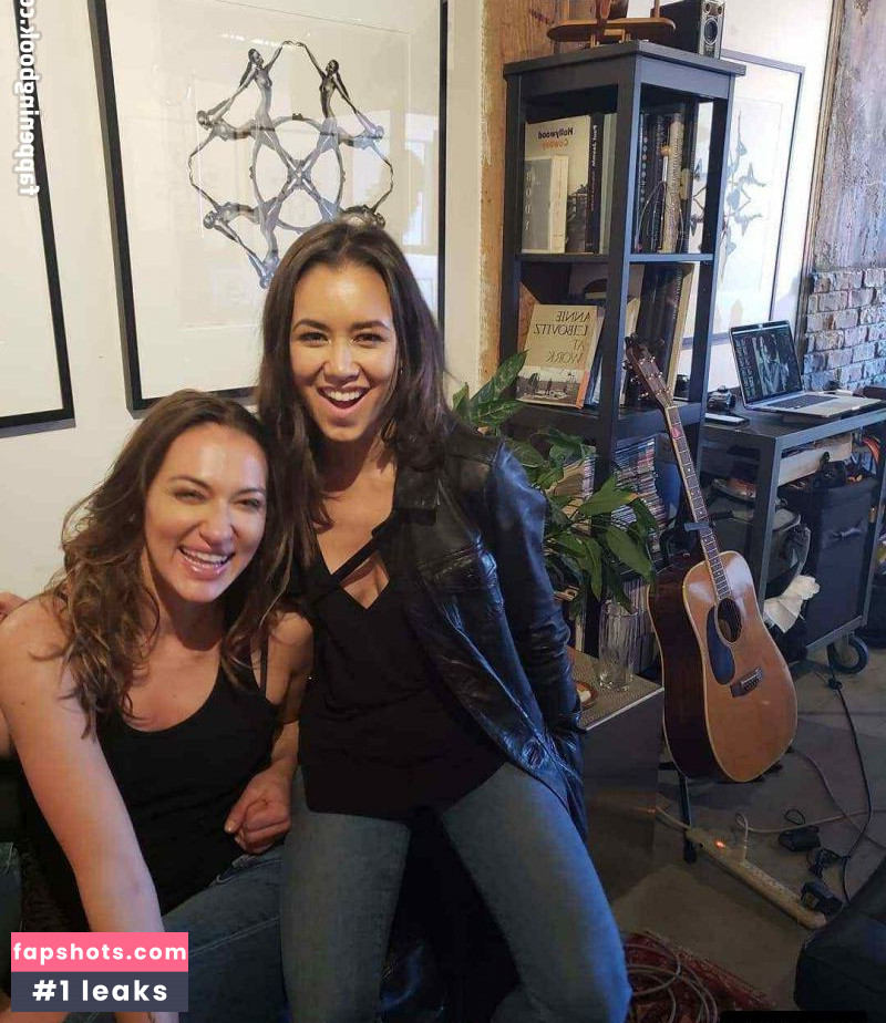 Luisa D'Oliveira gallery photo #26