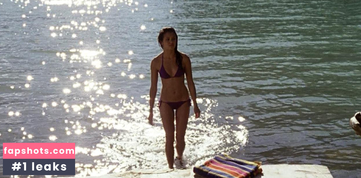 Luisa D'Oliveira gallery photo #32