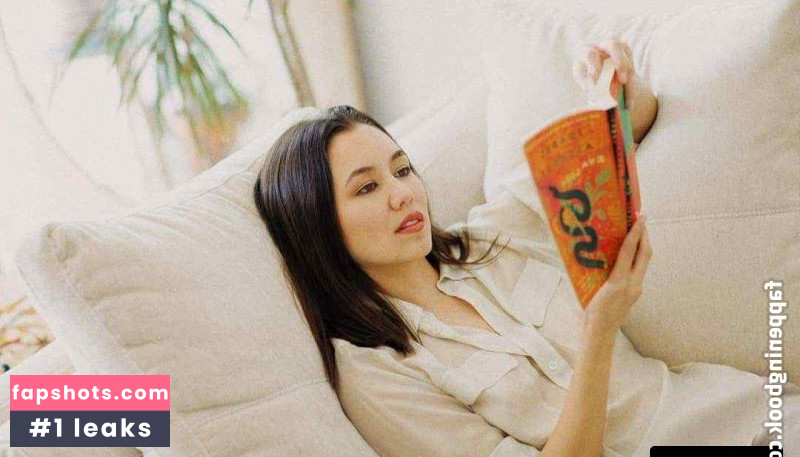 Luisa D'Oliveira gallery photo #8