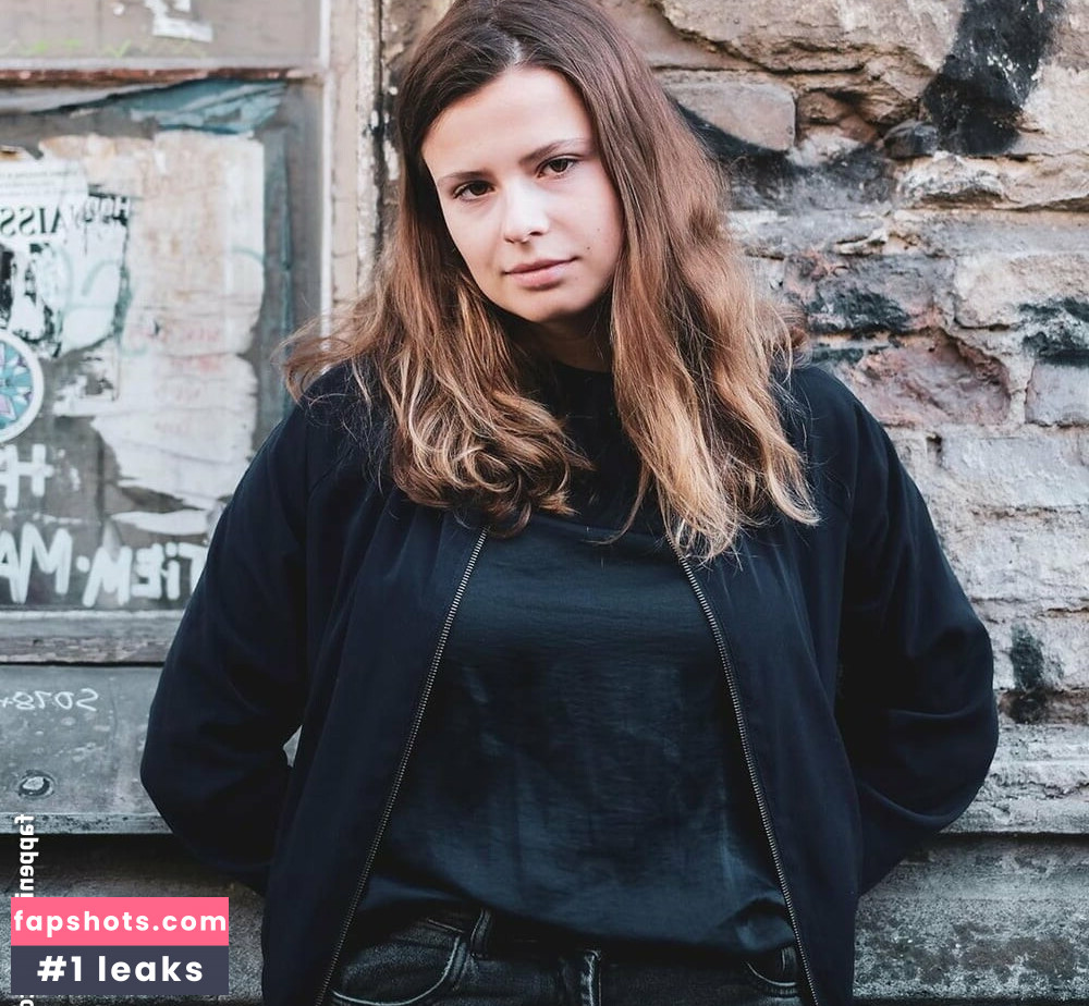 Luisa Neubauer gallery photo #71