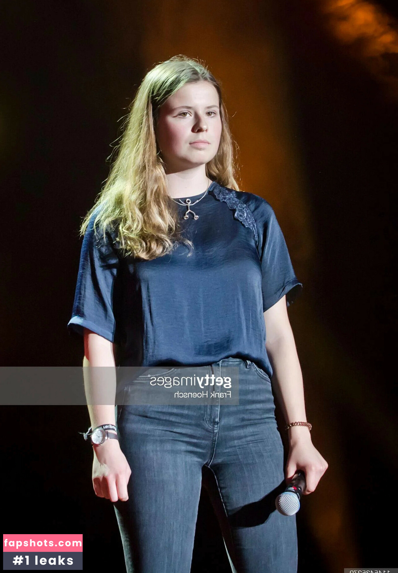 Luisa Neubauer gallery photo #79