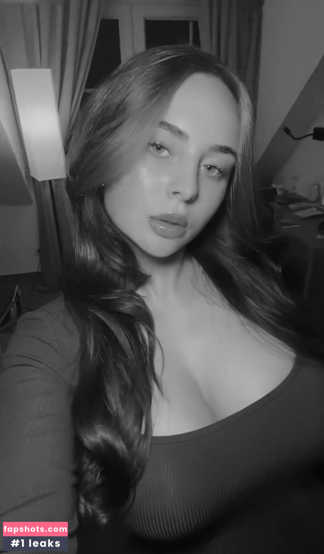 Luisa Senn gallery photo #23