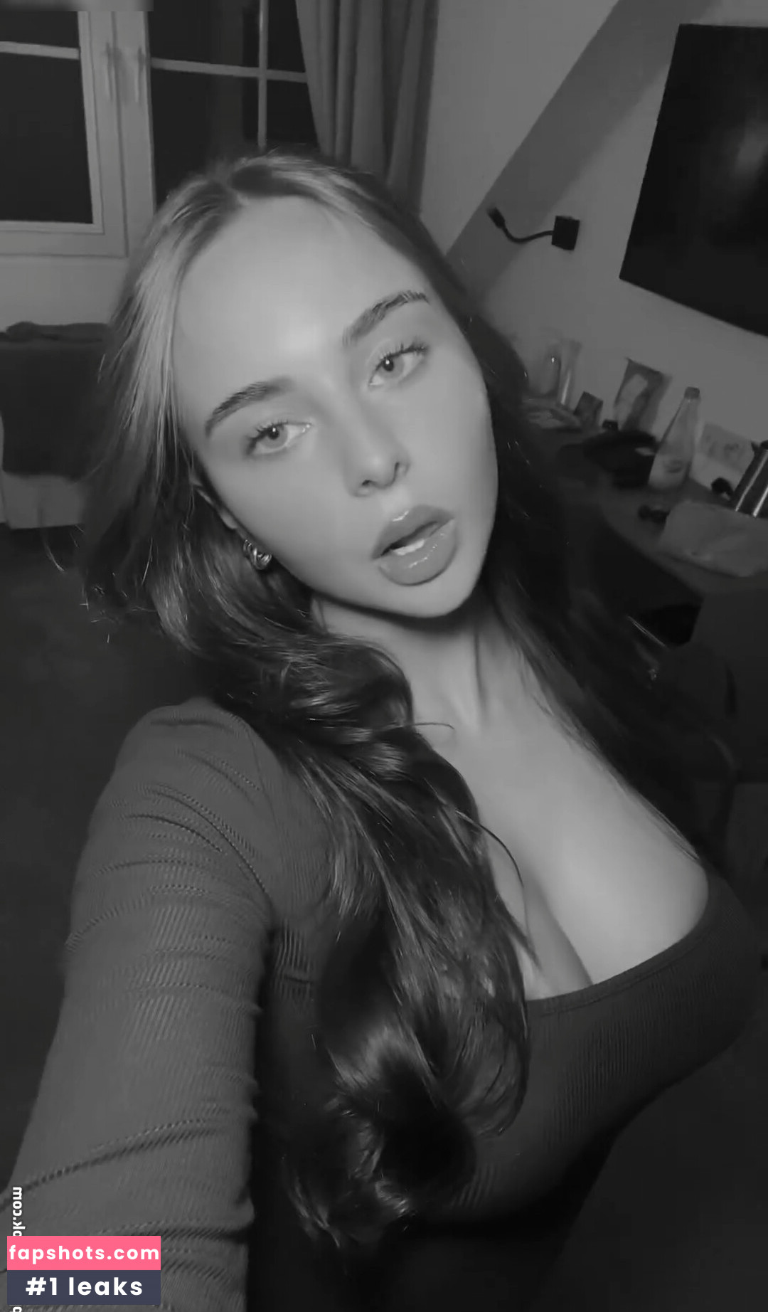 Luisa Senn gallery photo #25