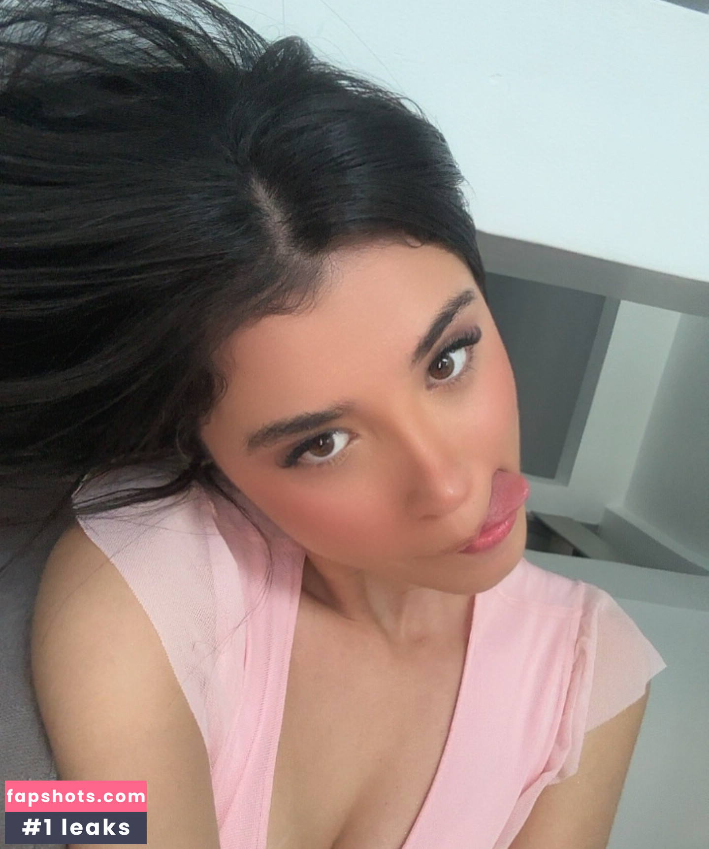 Luisa Valencia gallery photo #24