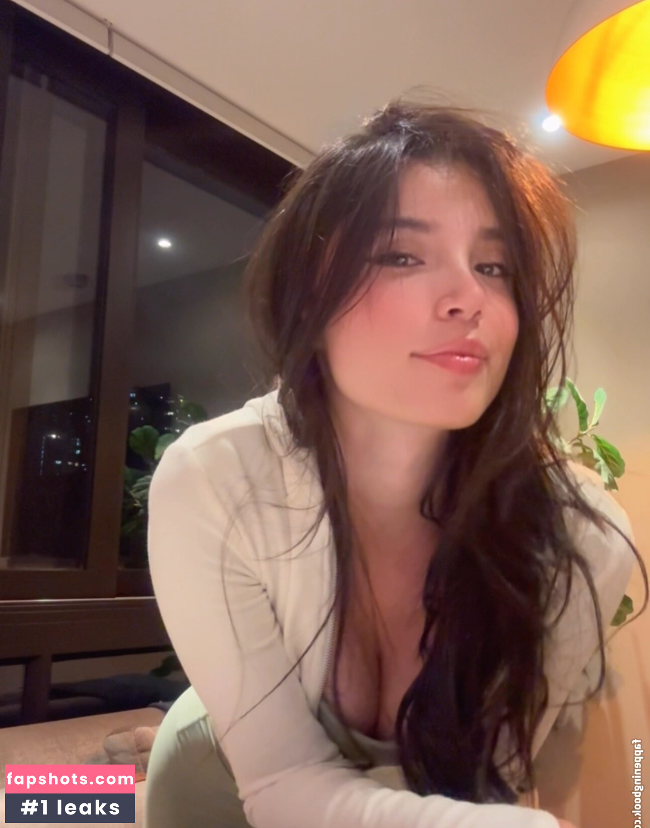 Luisa Valencia gallery photo #9