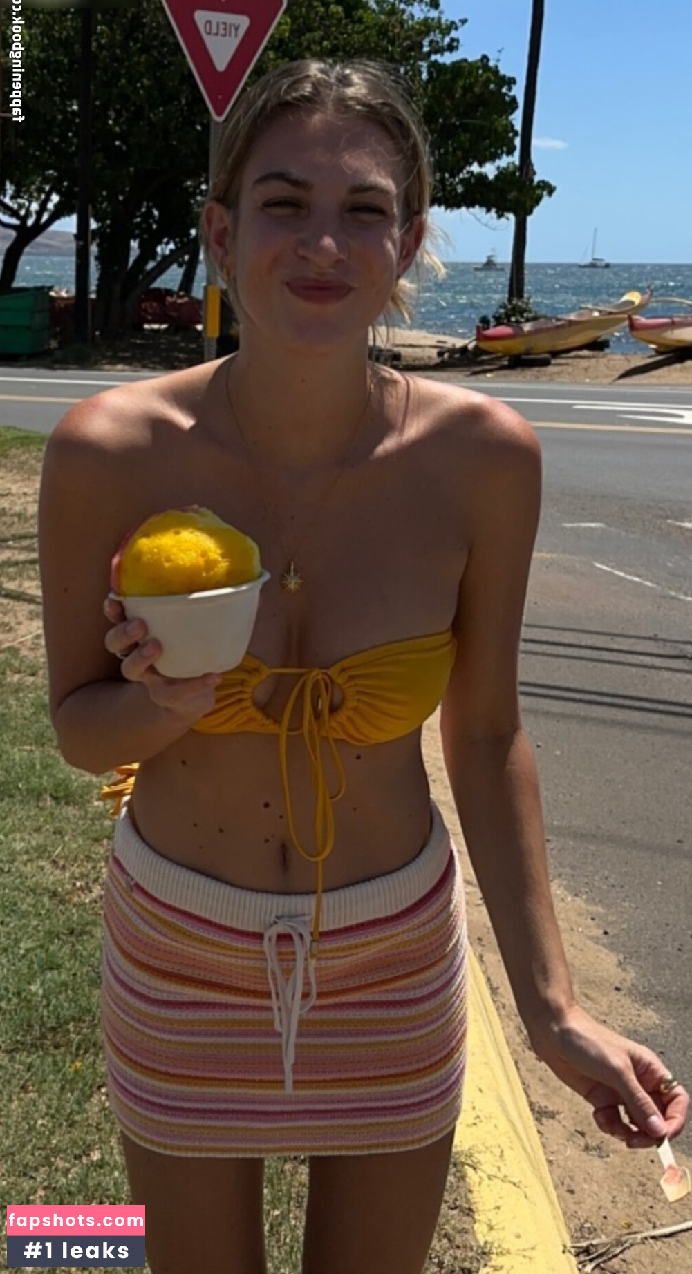 Luisasmiling gallery photo #3