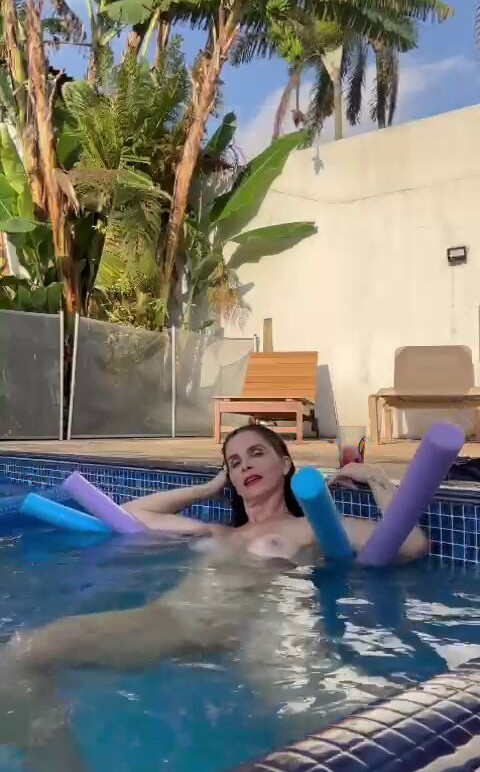 luiza-ambiel gallery photo #1977