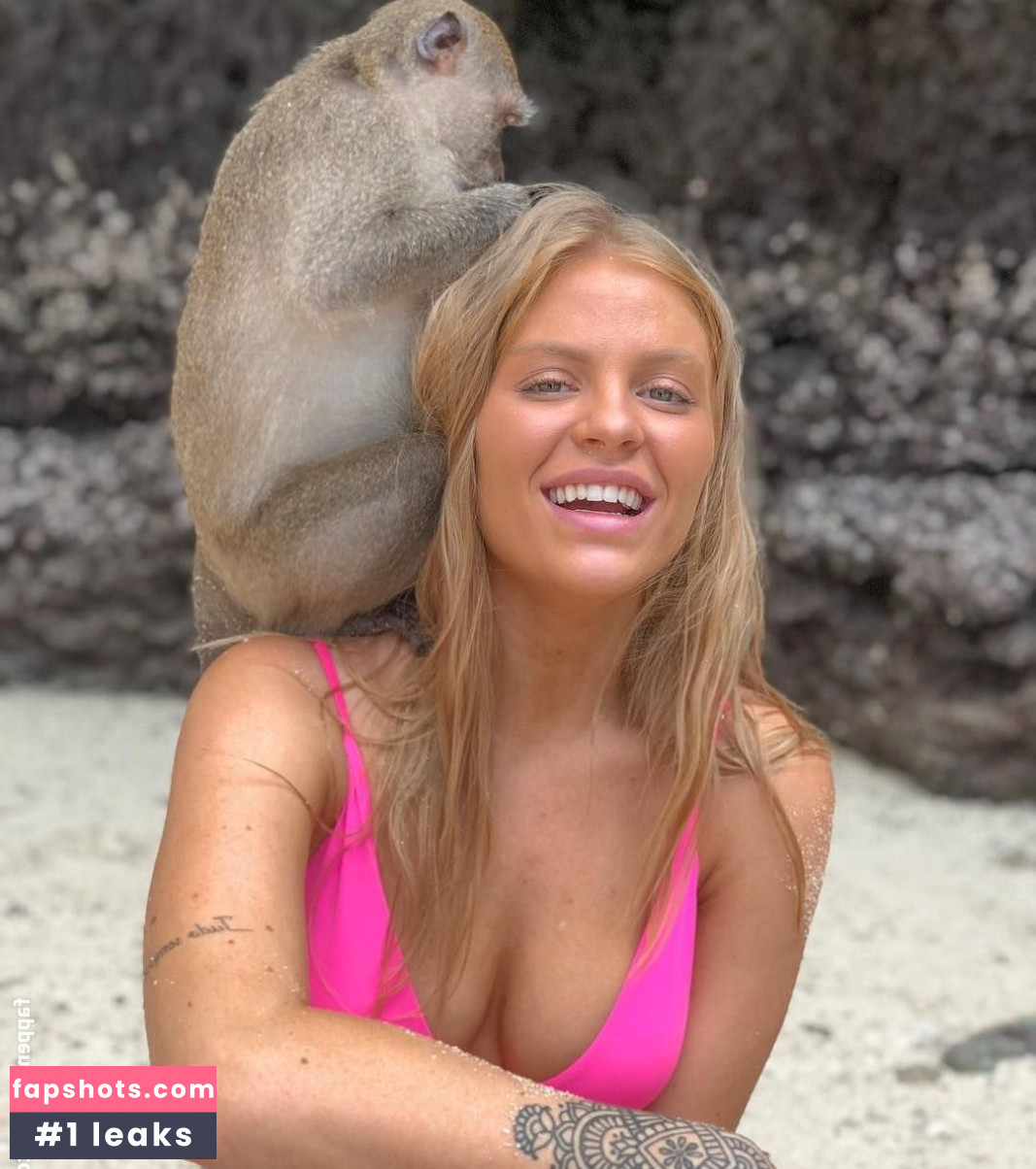 Luiza Sonza nude babe gallery