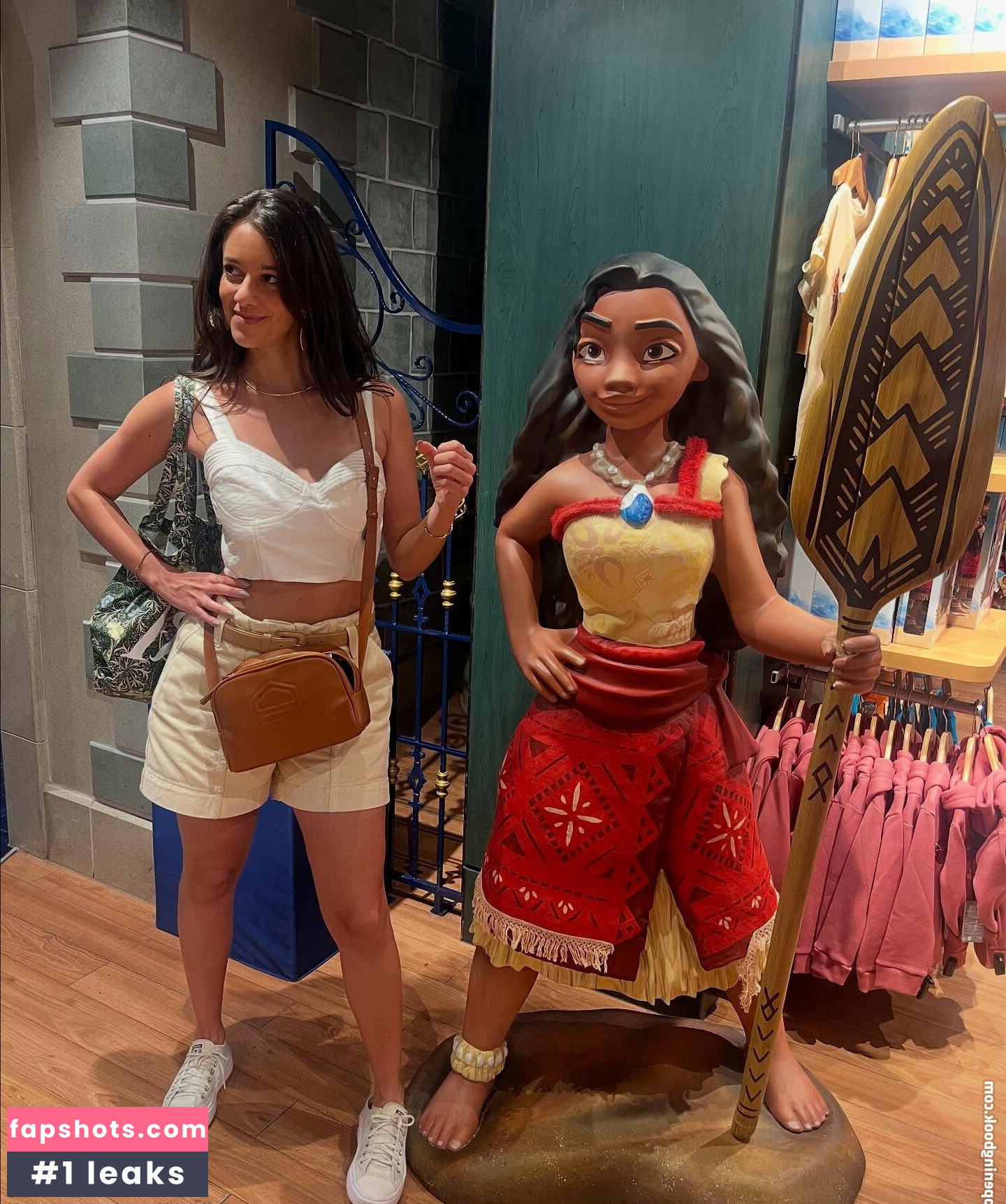 Luiza Tenente gallery photo #6