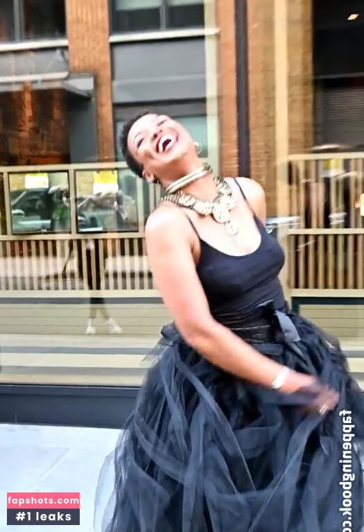 Lukwesa Burak gallery photo #5