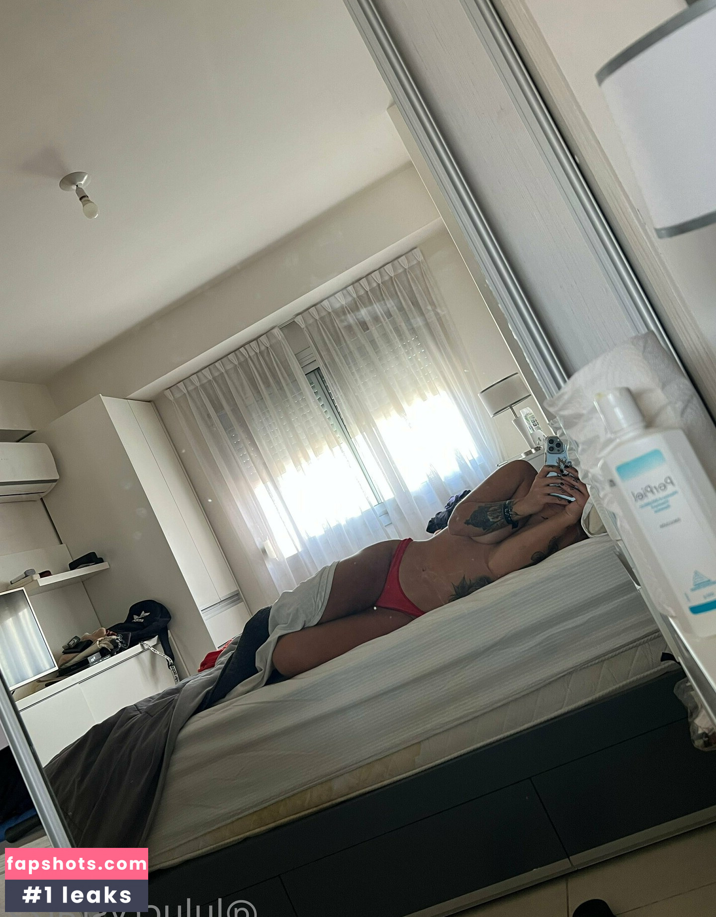 lulucrystal22 gallery photo #2