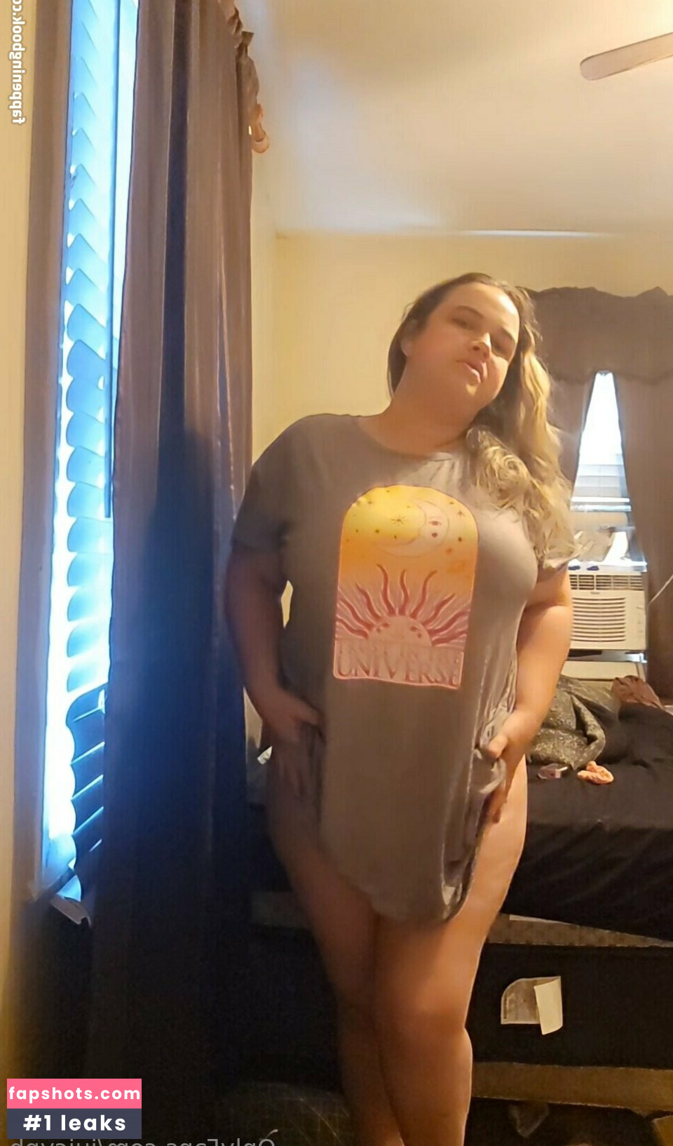 Luna Aoki gallery photo #26