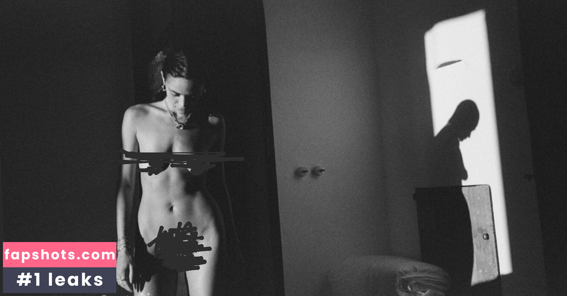 Luna Blaise gallery photo #34