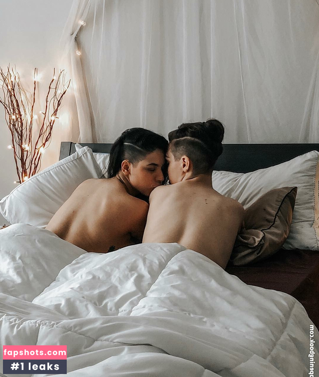 Luna Bloom gallery photo #2