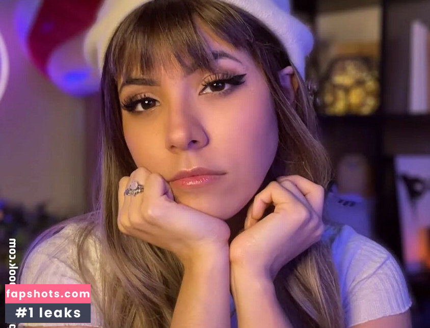 Luna Bloom gallery photo #14