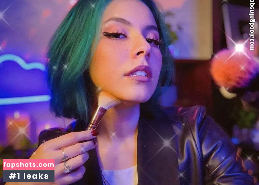 Luna Bloom gallery photo #16