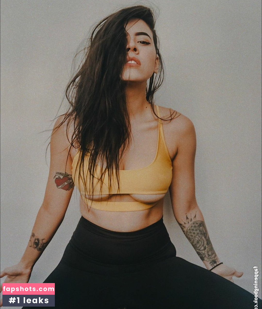 Luna Bloom gallery photo #28