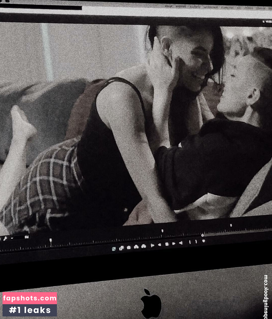 Luna Bloom gallery photo #39