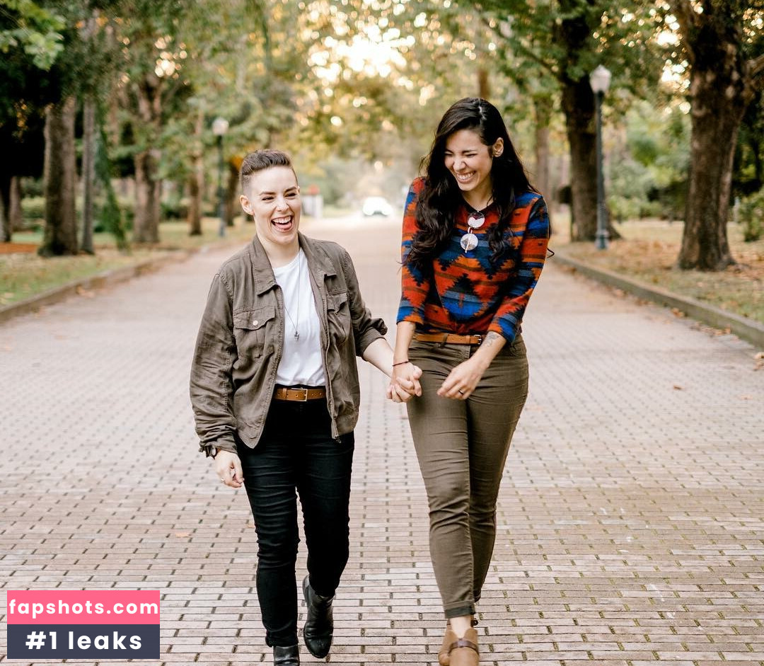 Luna Bloom gallery photo #41