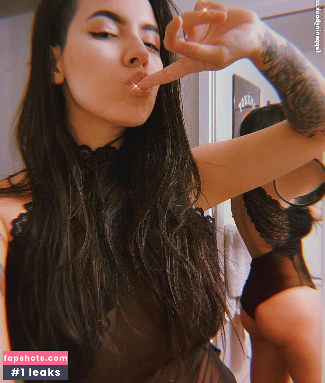 Luna Bloom gallery photo #47