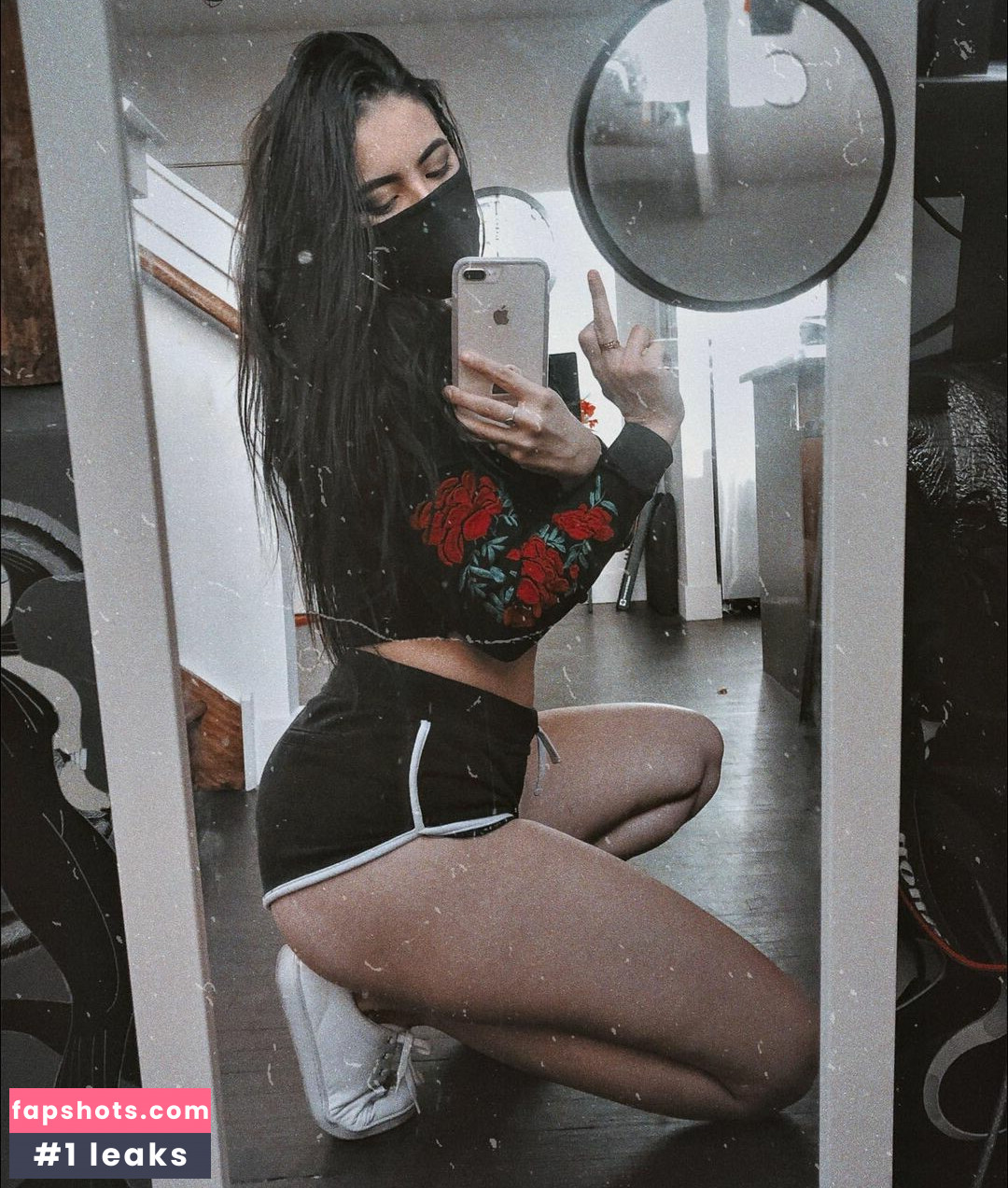 Luna Bloom gallery photo #50