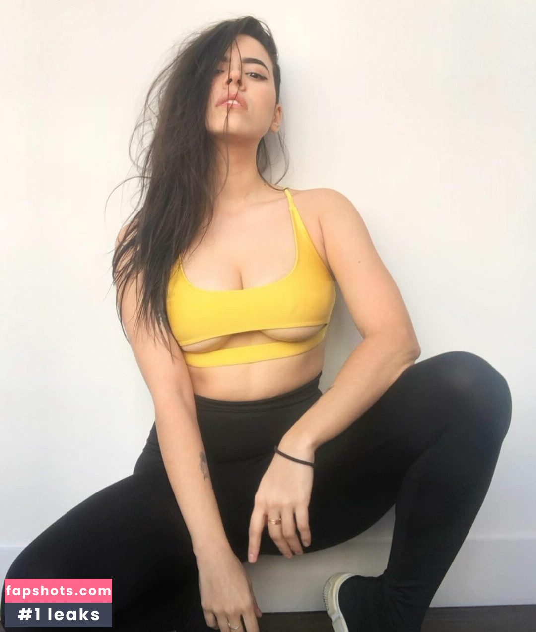 Luna Bloom gallery photo #51