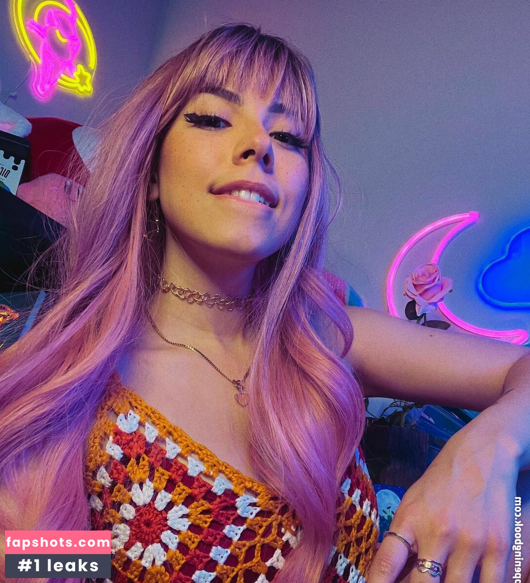 Luna Bloom gallery photo #61